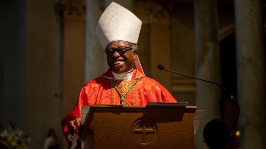 Arcibiskup Jude Thaddeus Okolo, ještě jako apoštolský nuncius v Irsku v roce 2020