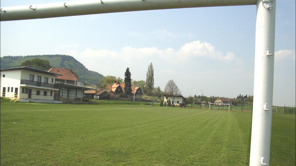 Nové fotbalové hřiště v Mladějově
