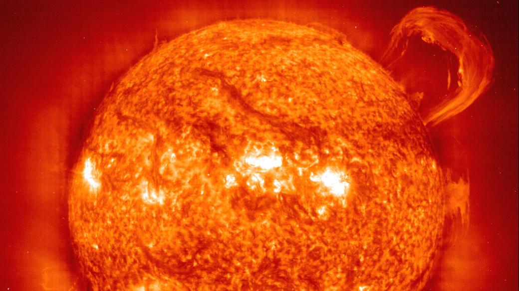 Protuberance vznikají kvůli magnetickému poli Slunce