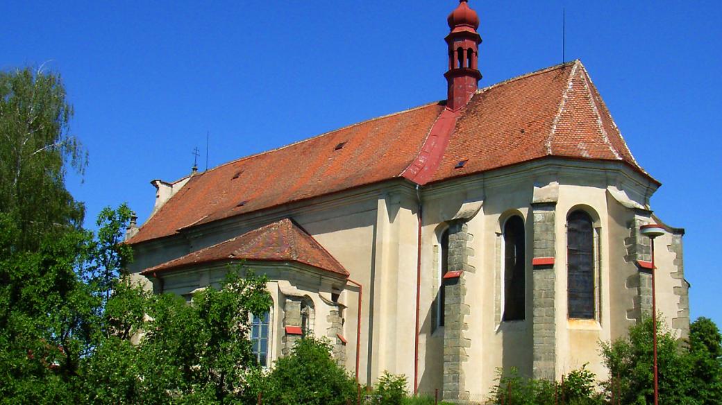 Jedna z nejstarších památek v našem kraji je kostel Nejsvětější Trojice, původní cihlové zdivo ze začátku 13.století je vázáno ranně gotickou tzv. sezemickou vazbou
