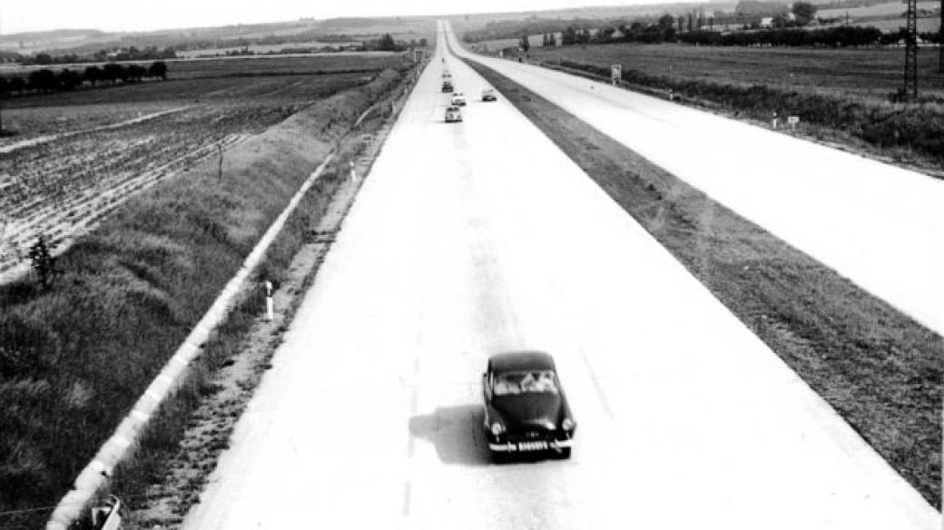 Dálnice D1 - první dny provozu v roce 1971