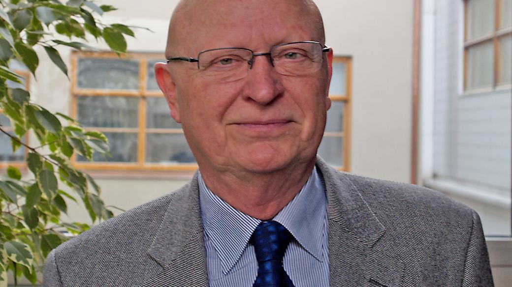 Prof. Václav Pačes
