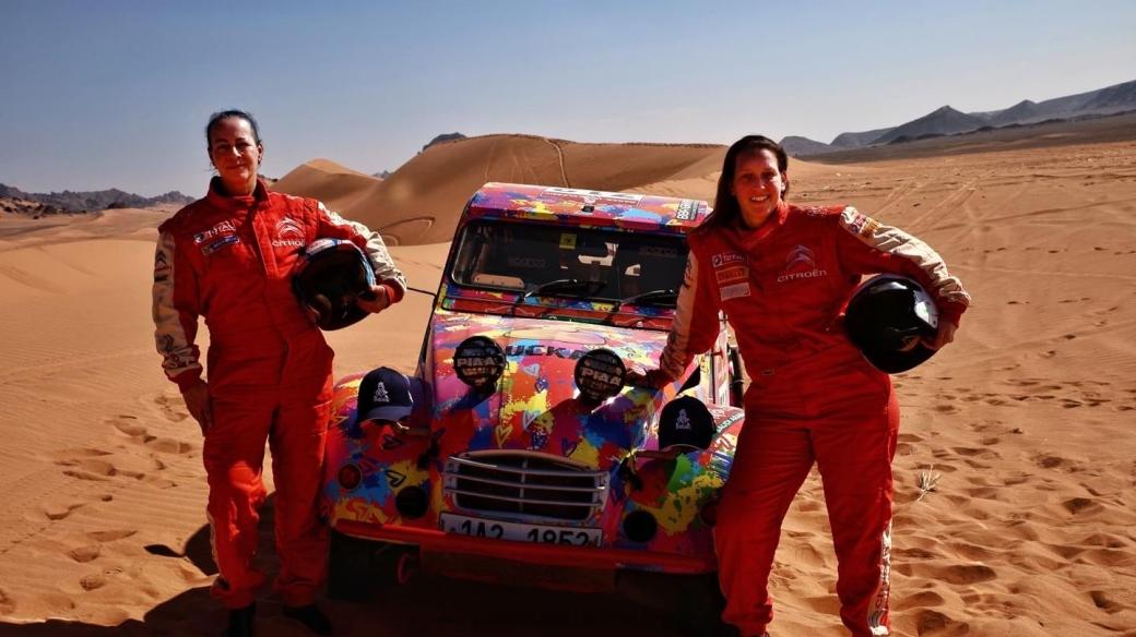 Barbora Holická a Lucie Engová na Dakar rally