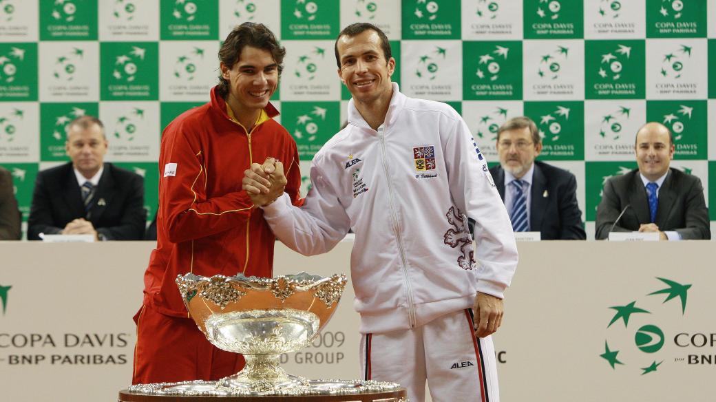 Rafael Nadal a Radek Štěpánek se v roce 2009 střetli ve finále Davis Cupu