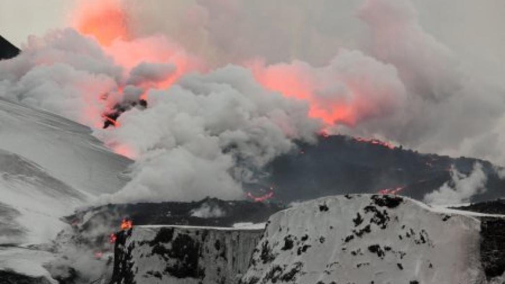 Výbuch islandské sopky Eyjafjallajökull na jaře 2010