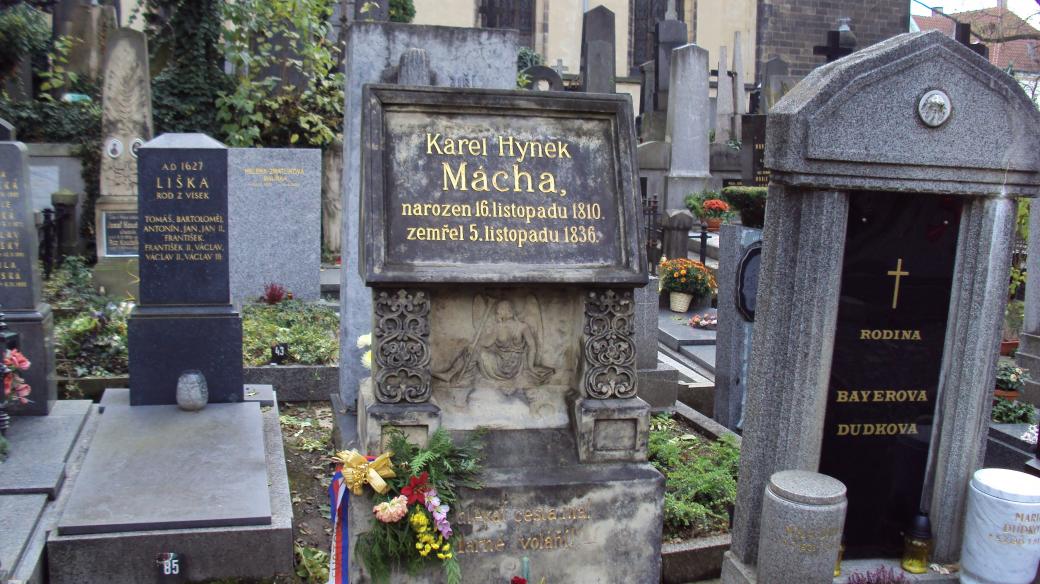 Hrob Karla Hynka Máchy na Vyšehradě (foto uživatel Zákupák)