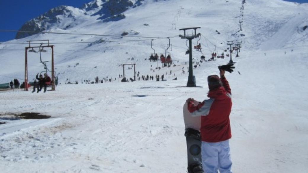 Pro nemálo z tureckých návštěvníků je to možná první sníh, který v životě viděli