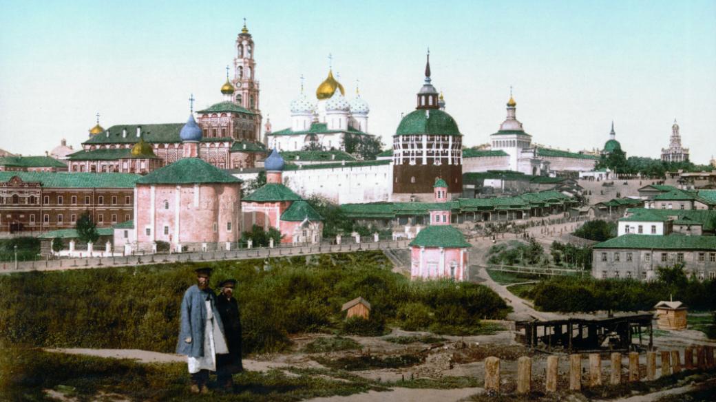 Trojickosergijevská lávra (větší pravoslavný klášter) v Zagorsku nedaleko Moskvy začátkem 20. století