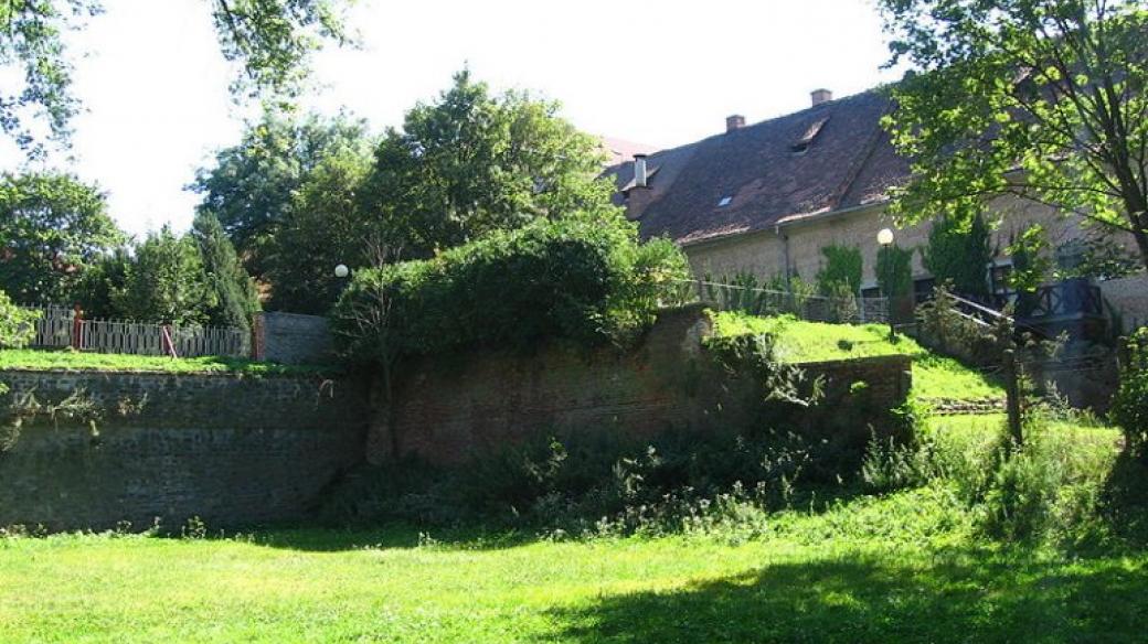 Zbytek zbouraného Locatelliho bastionu pevnosti Olomouc