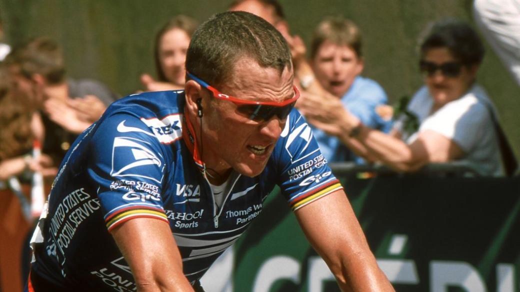 Lance Armstrong zažíval na Tour de France vzestupy a pády. Co všechno ho potkalo?