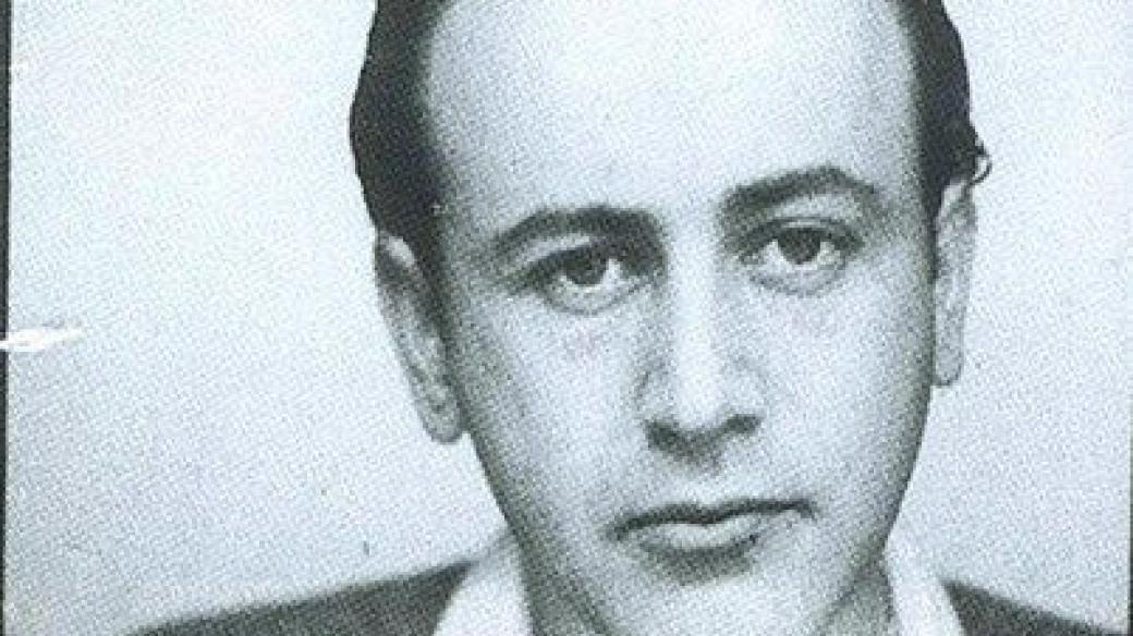 Básník Paul Celan na pasové fotografii z roku 1938