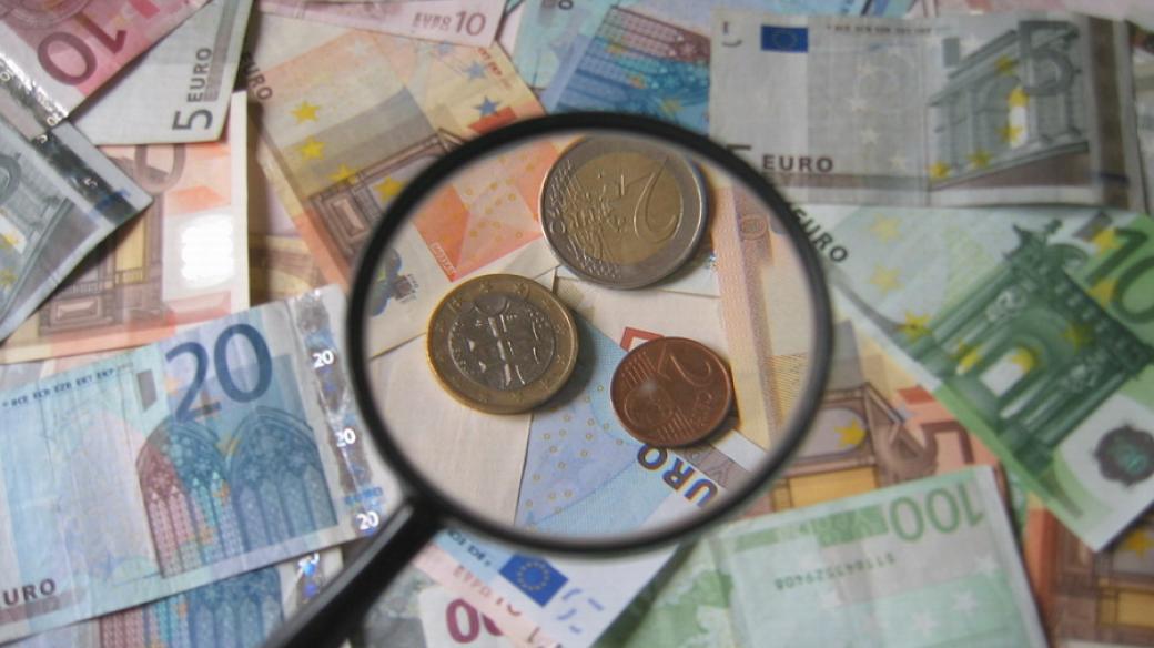 Euro, lupa, ilustrační foto