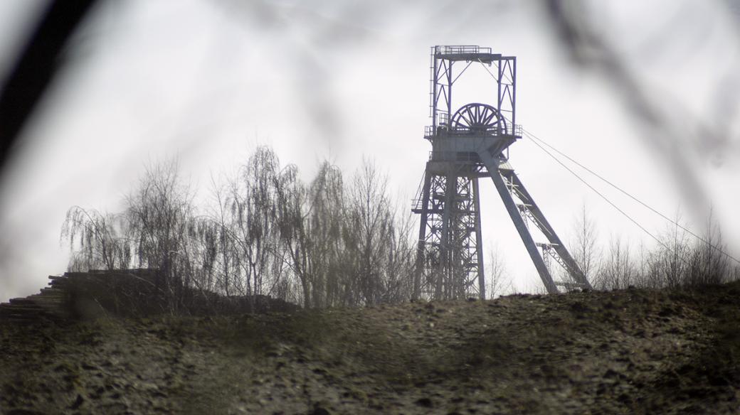 Uran se na Bystřicku těží přes půl století, místní už těžební věž jámy Rožná I ani nevnímají