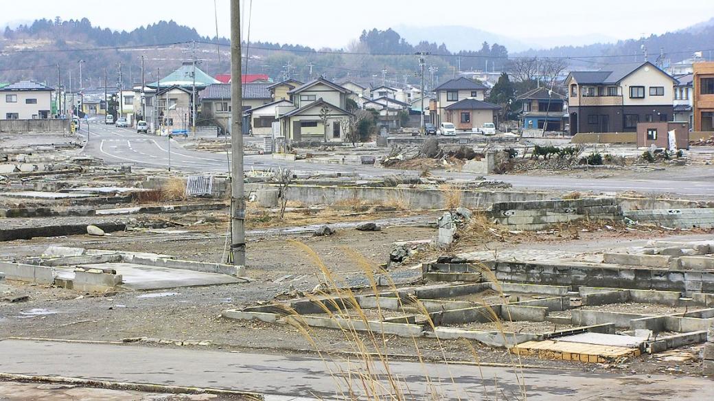 Rok po fukušimské tragédii. Japonci se z této rány osudu dosud nevzpamatovali