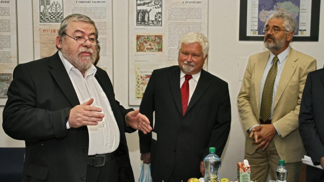 Vrchní pražský a zemský rabín Efraim Karol Sidon (vlevo)