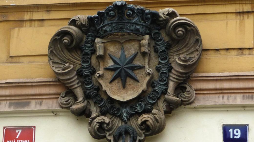 Šternberský palác je dodnes ozdoben šternberskou hvězdou