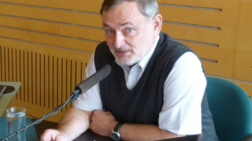 Ombudsman Pavel Varvařovský ve studiu Českého rozhlasu Brno