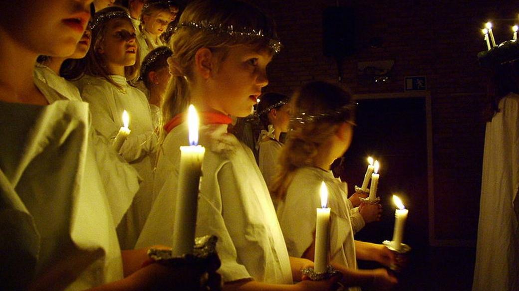 Vánoce, kostel, zpívání, svíčka