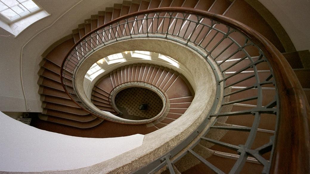 Bauhaus univerzita, točité schodiště