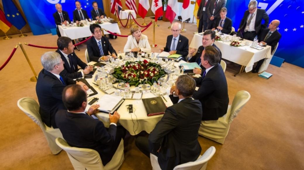 Představitelé zemí G7 na summitu v Bruselu