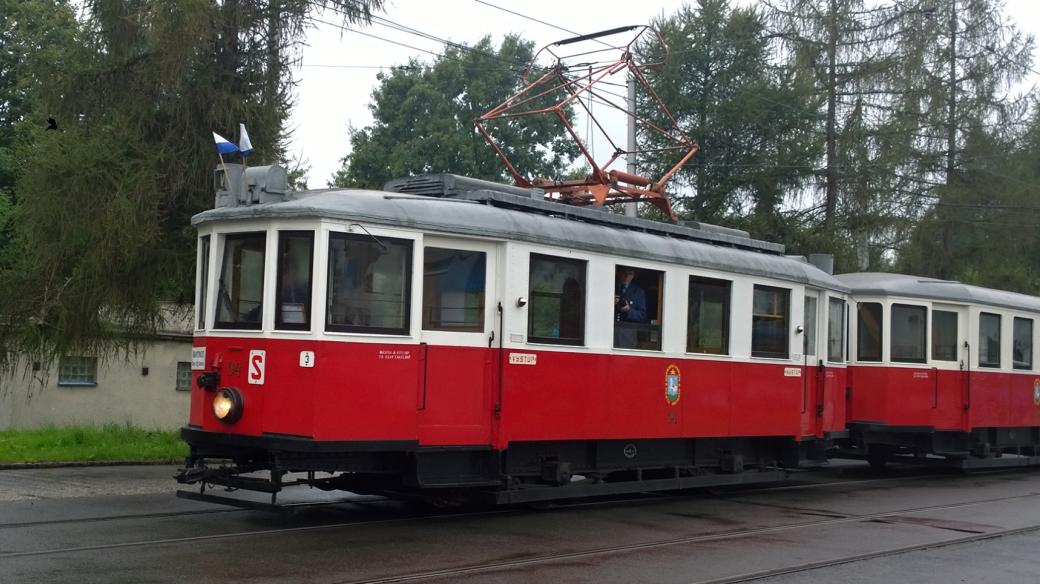 Historická tramvaj ostravského dopravního podniku