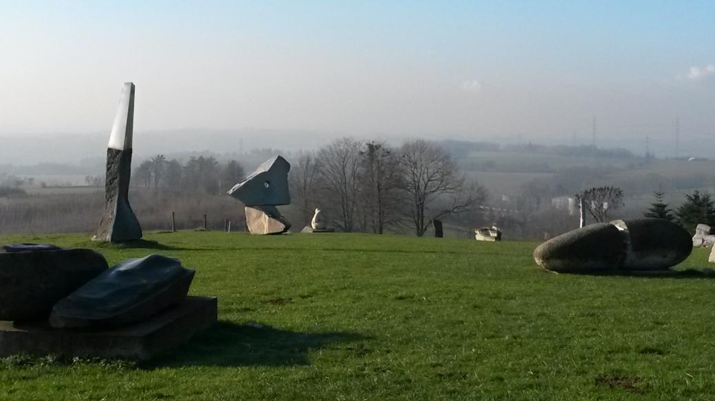 Sochařský park v Horním Dvoře v Těrlicku-Hradišti