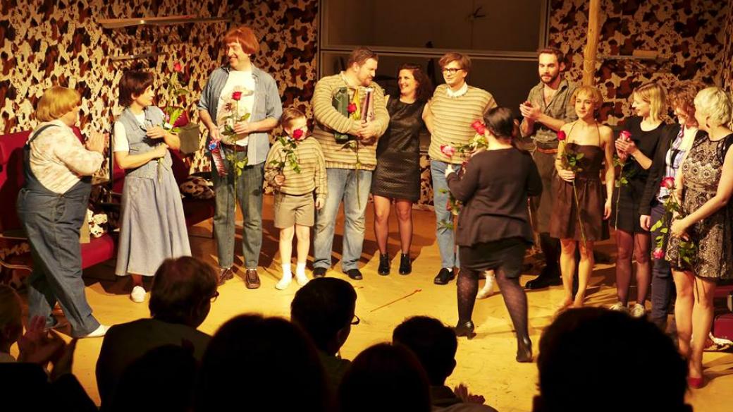 Divadelní hra Simony Petrů Medvědi má za sebou premiéru v Královéhradeckém Klicperově divadle
