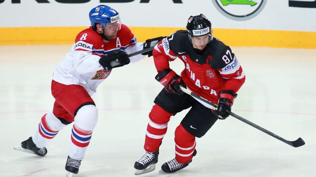 MS Česko - Kanada. Hokejisté Jan Hejda a Sidney Crosby