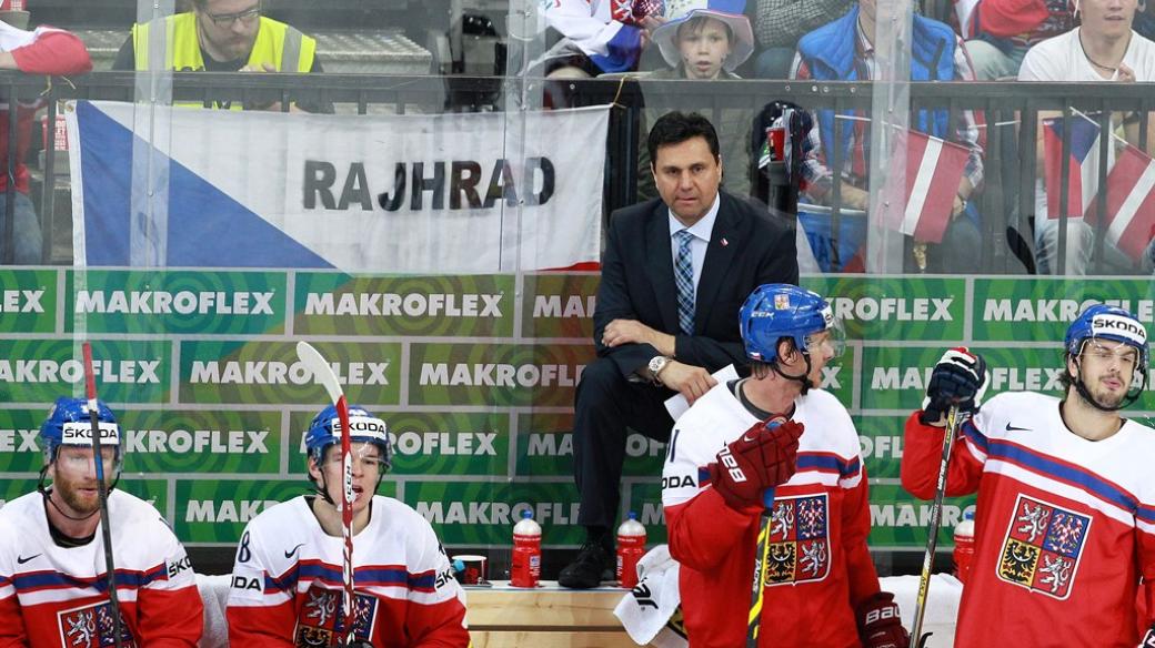 Posledním trenérem, který dovedl českou hokejovou reprezentaci k titulu mistrů světa, byl Vladimír Růžička. Jací další slavní koučové vedli národní tým?