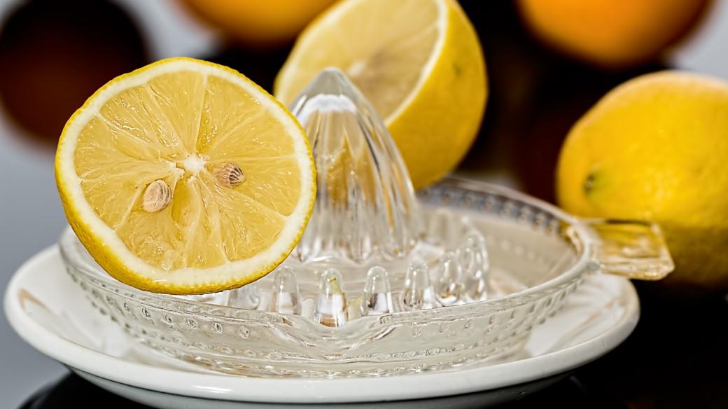 Citron, citrus, citronová šťáva (ilustrační foto)