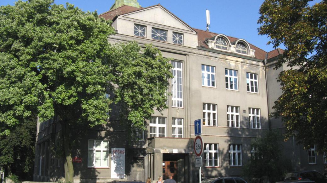 Střední keramická škola v Karlových Varech dostala nový název