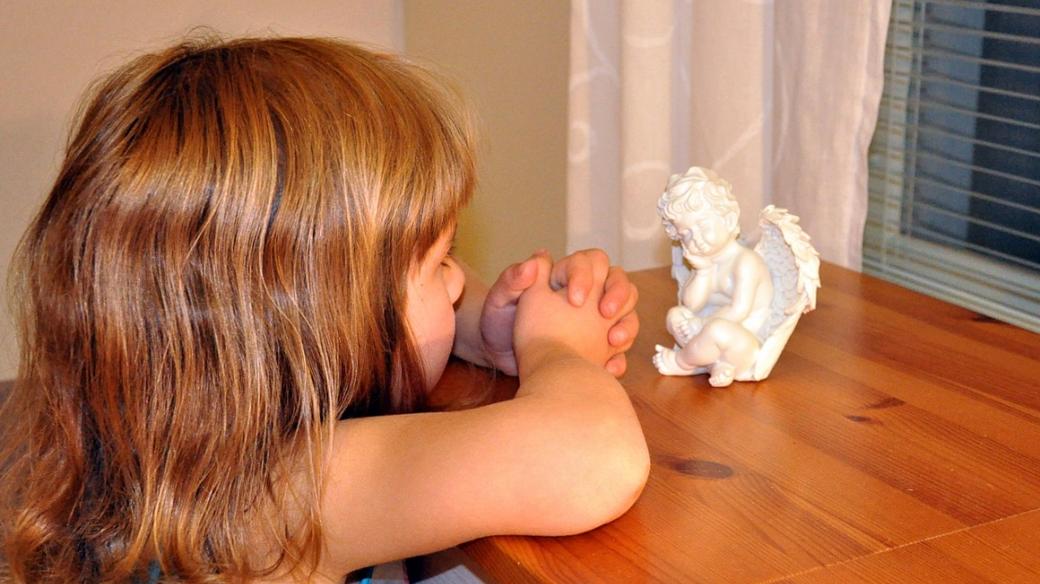 Je jedna modlitba malého dítěte silnější než všechno zlo?