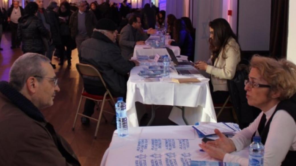 Stovky francouzských Židů kontaktovaly Židovskou agenturu pro imigraci do Izraele na informační akci v Paříži 11. ledna 2016