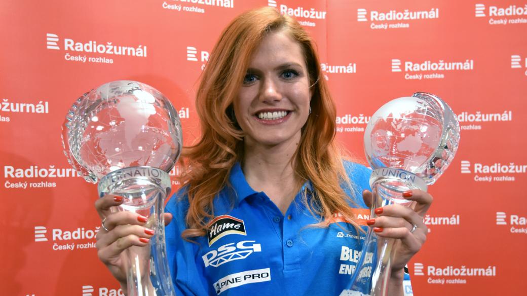 Gabriela Soukalová získala v roce 2016 křišťálový glóbus za celkové vítězství ve Světovém poháru