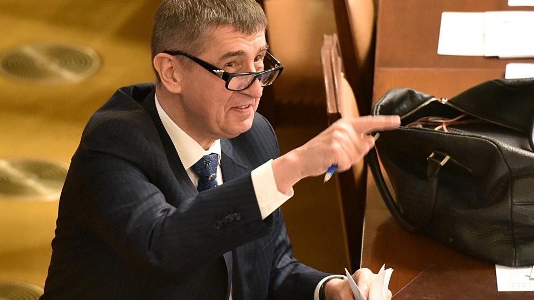 Ministr financí Andrej Babiš z hnutí ANO mluvil před poslanci o kauze Čapí hnízdo