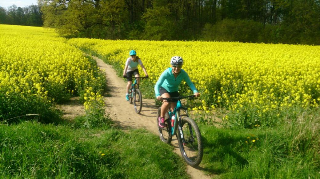 Při dámské cyklojízdě zdolaly ženy 26 kilometrů na trase okolo Českých Budějovic