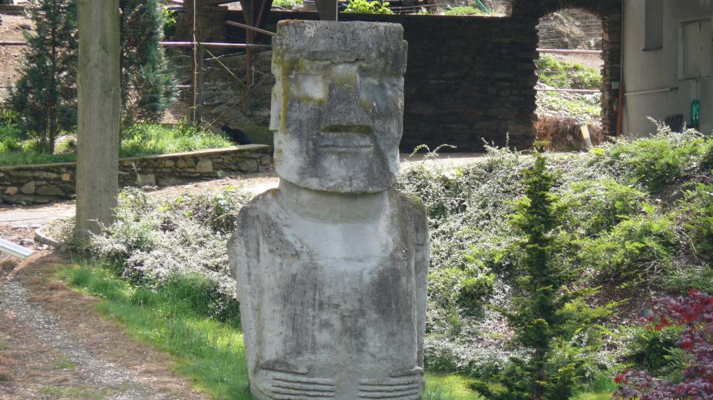 Strakonická socha moai