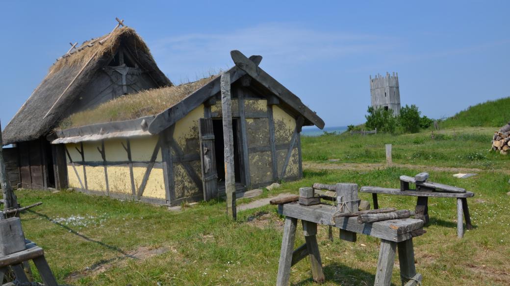 Foteviken - věrná replika vesnice z vikingských dob