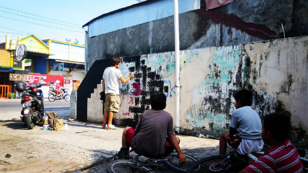Street artista Noneck v Indonésii