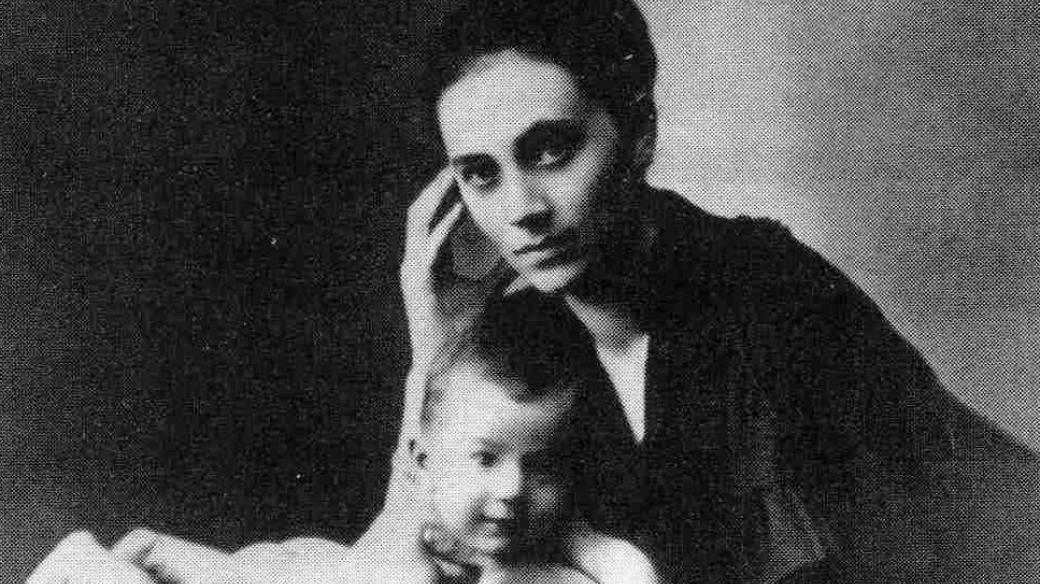 Kamila Stösslová se synem Ottou (1917)
