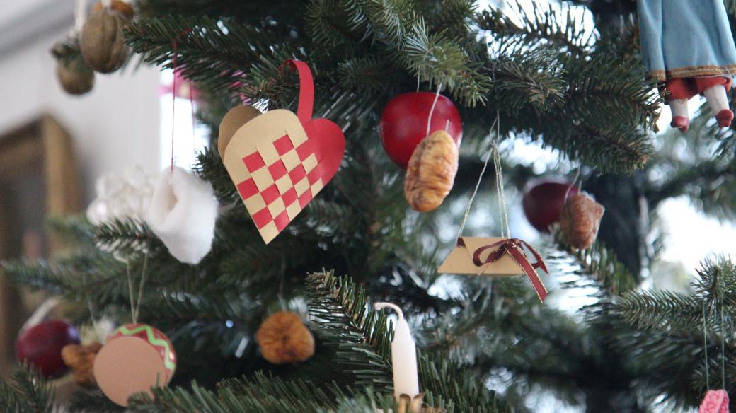 Tradiční ozdoby dánského vánočního stromečku