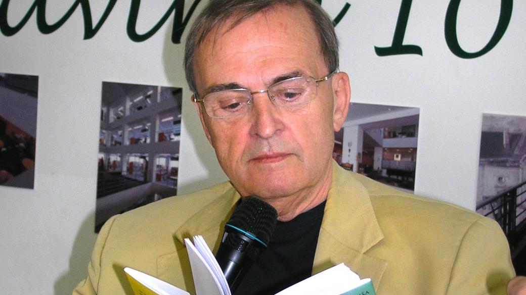 Jiří Gruša, český spisovatel a politik, na knižním veletrhu v Ostravě 2011