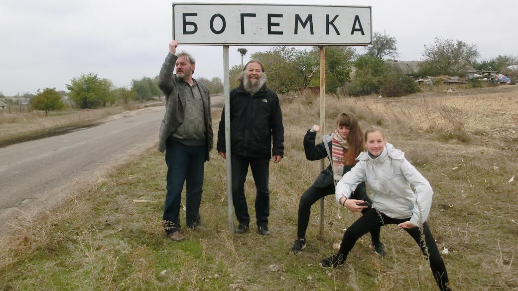 Václav Hurt s krajany z ukrajinské vesnice Bohemka