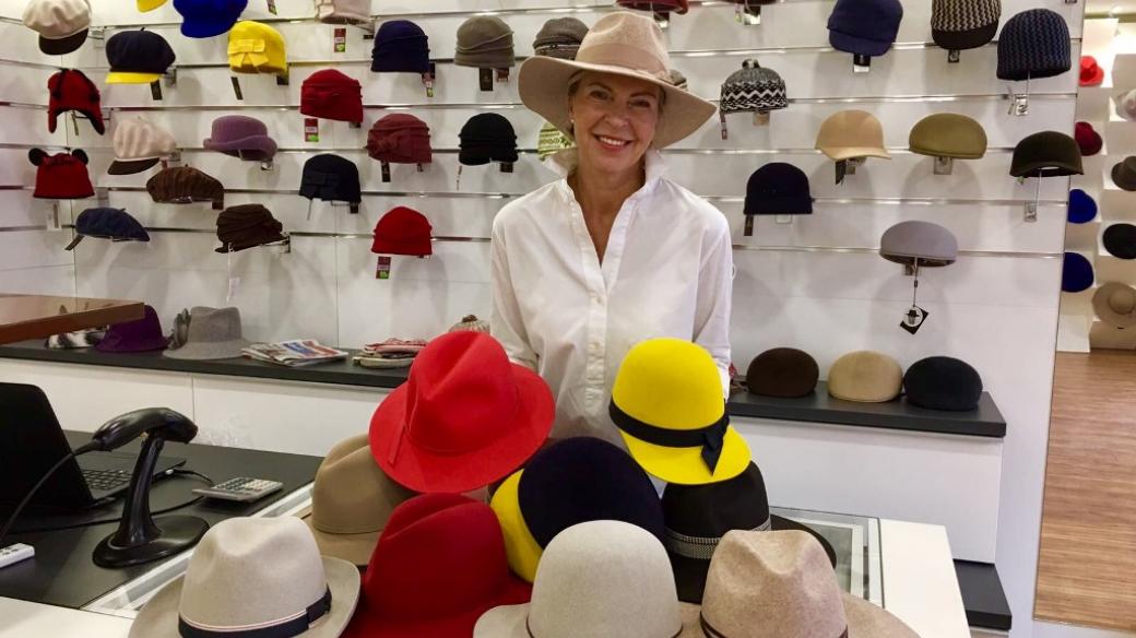 Helena Harabinová nabízí v Českých Budějovicích rozmanité klobouky