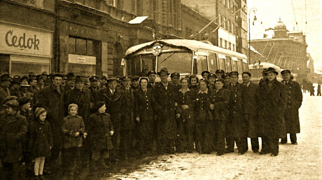 Zahájení trolejbusové dopravy v Pardubicích v zimě 1952