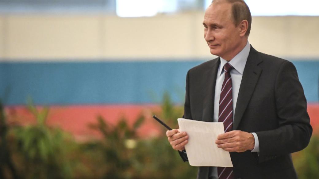 Vladimir Putin volil v Moskvě (10. září 2017).
