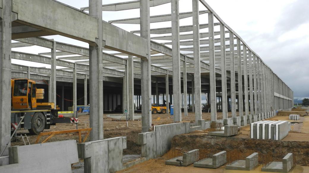 V průmyslovém parku v Chebu vyrůstá nové distribuční centrum