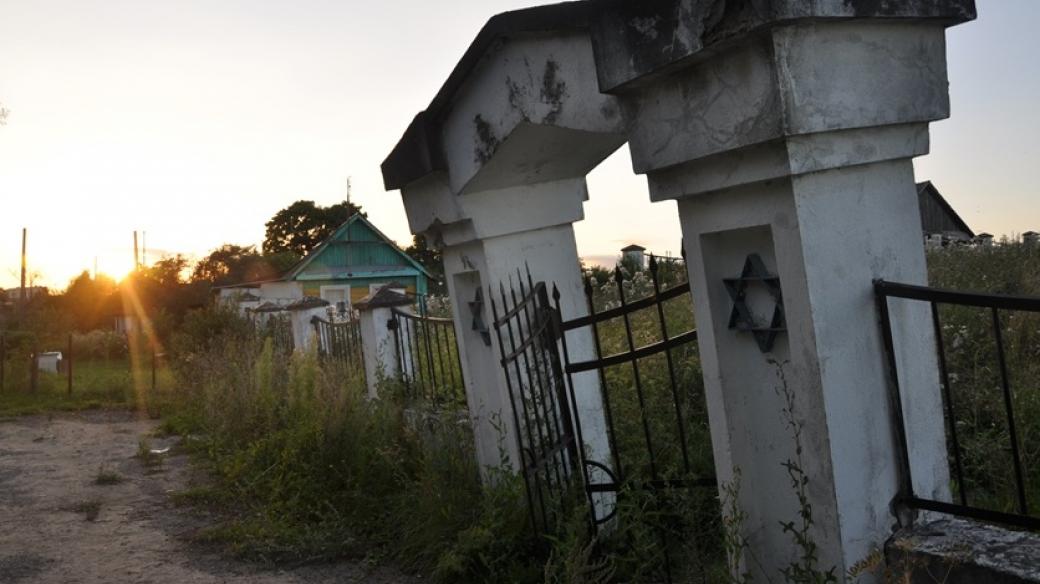 Starý židovský hřbitov v běloruském městě Mir