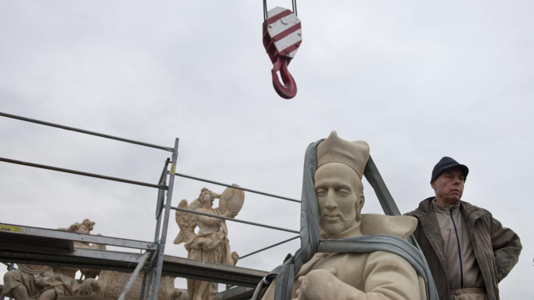 Svatý František Borgiáš se vrací na Karlův most