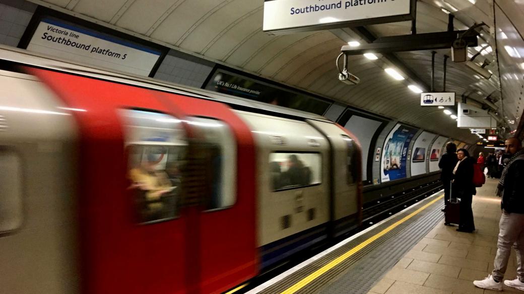 Mikroklima londýnského metra komárům svědčí